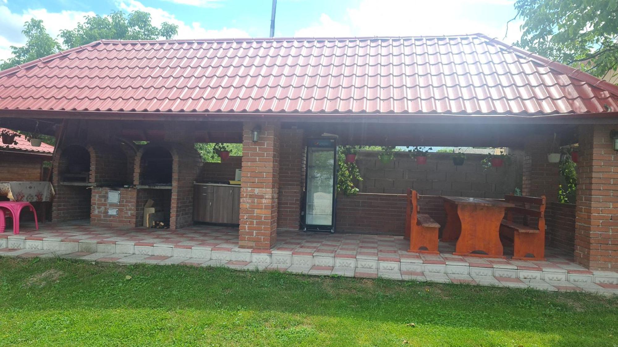 Cabanutele Din Lemn Villa Chiscau Exterior photo